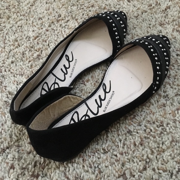 <3 Studded Pointed Black Flats <3 - Picture 3 of 3